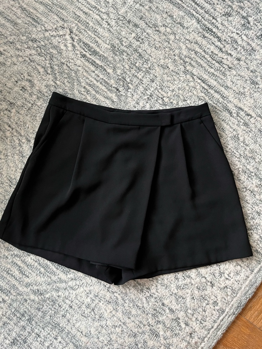 Vince Black Women’s Tailored Skort Shorts/ skirt